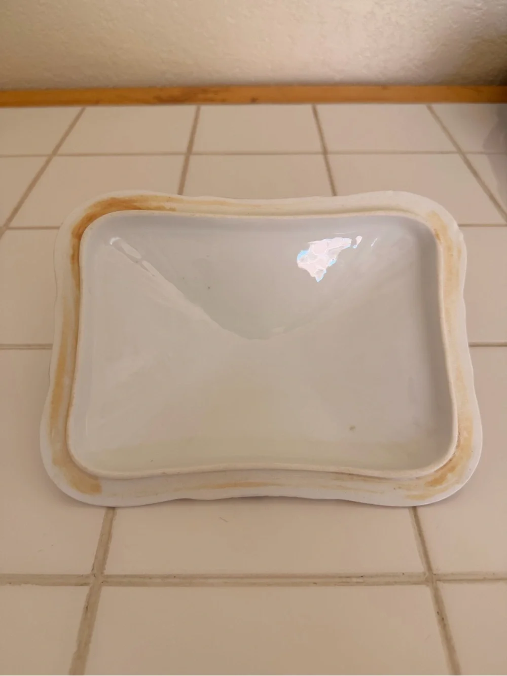 Austrian China elegant covered